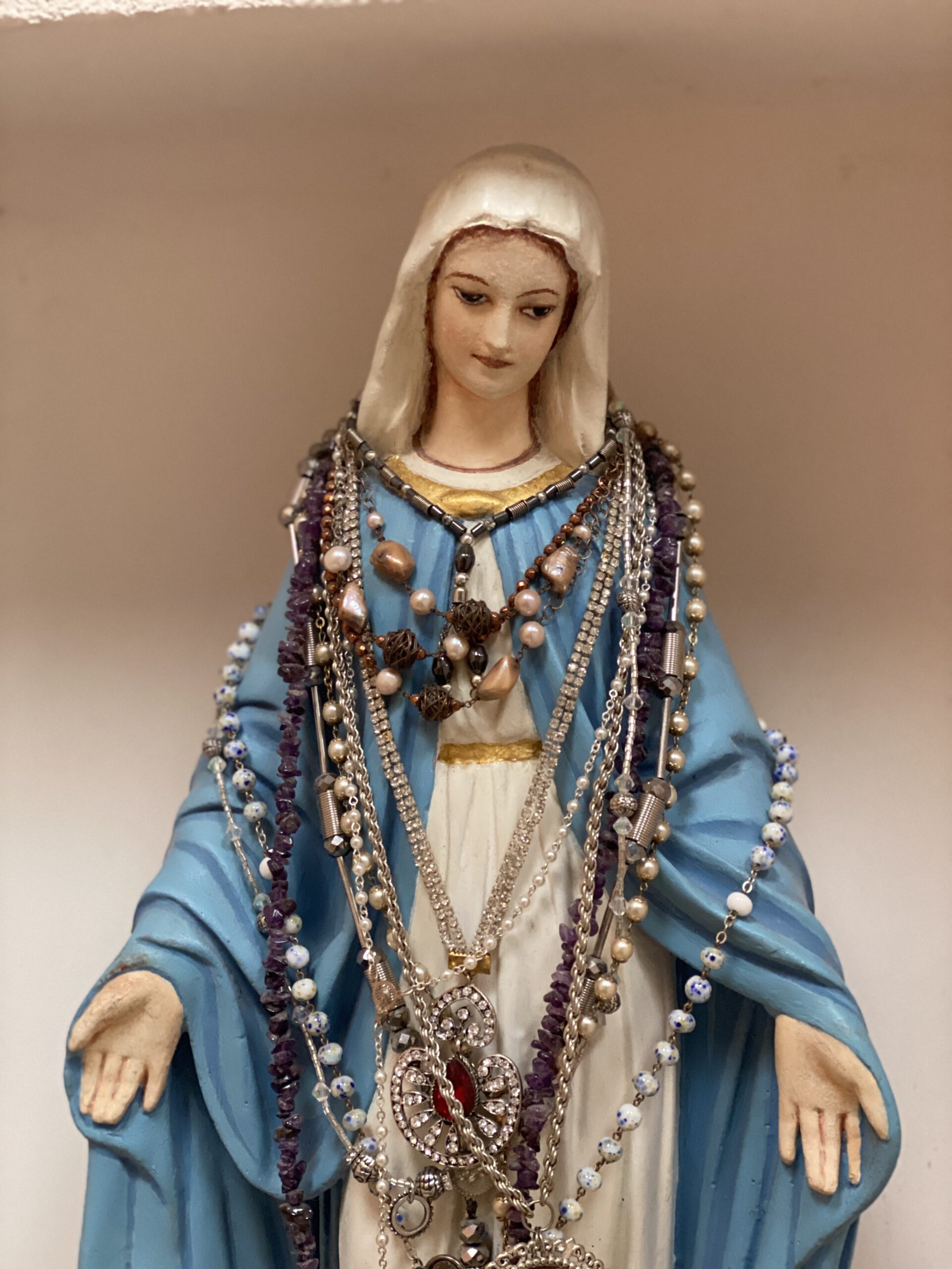 Heilige Maria Figur im Ashram